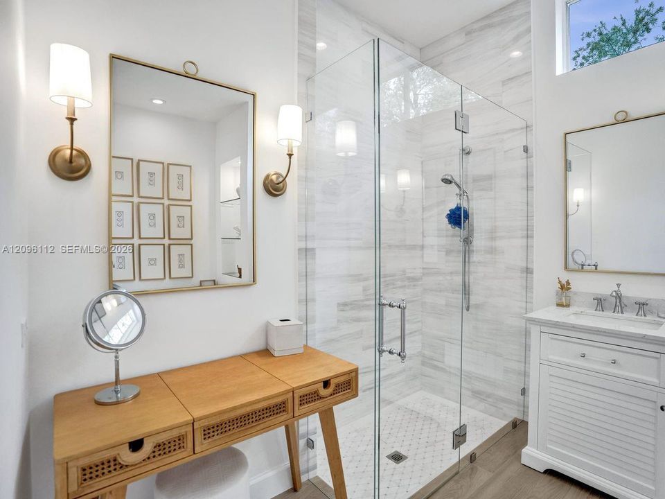 В аренду: $12,999 (3 спален, 3 ванн, 2496 Квадратных фут)