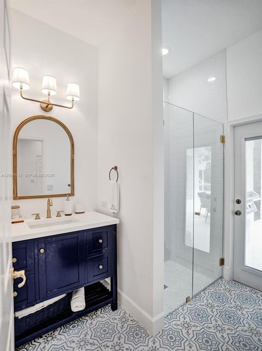В аренду: $12,999 (3 спален, 3 ванн, 2496 Квадратных фут)