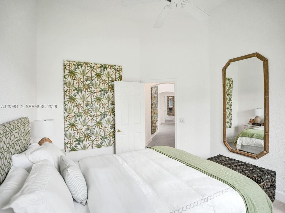 В аренду: $12,999 (3 спален, 3 ванн, 2496 Квадратных фут)