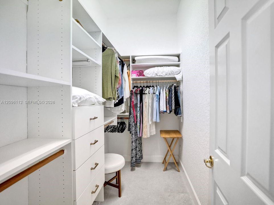 В аренду: $12,999 (3 спален, 3 ванн, 2496 Квадратных фут)