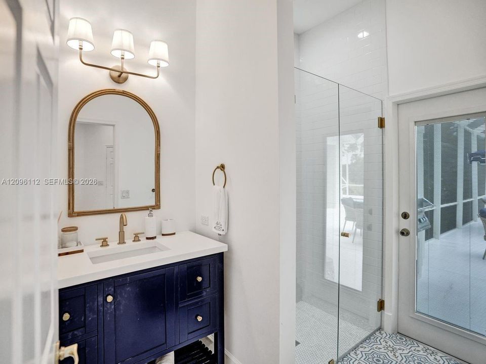 В аренду: $12,999 (3 спален, 3 ванн, 2496 Квадратных фут)