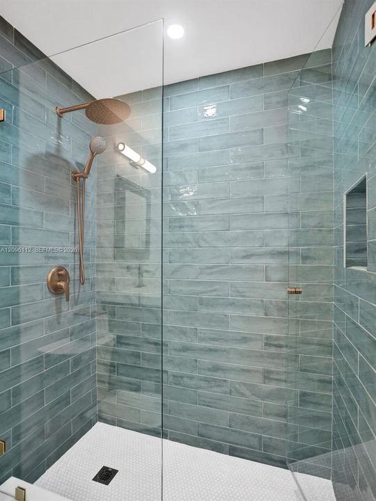 В аренду: $12,999 (3 спален, 3 ванн, 2496 Квадратных фут)