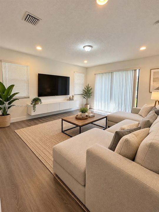 For Rent: $5,000 (5 beds, 3 baths, 2436 Square Feet)