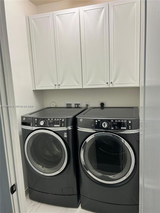For Rent: $5,000 (5 beds, 3 baths, 2436 Square Feet)