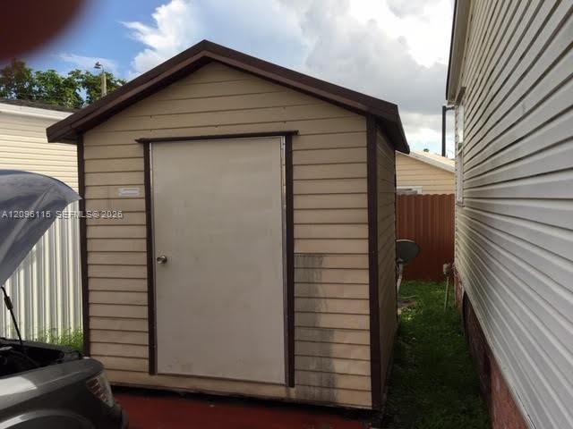 For Rent: $2,100 (3 beds, 2 baths, 1456 Square Feet)