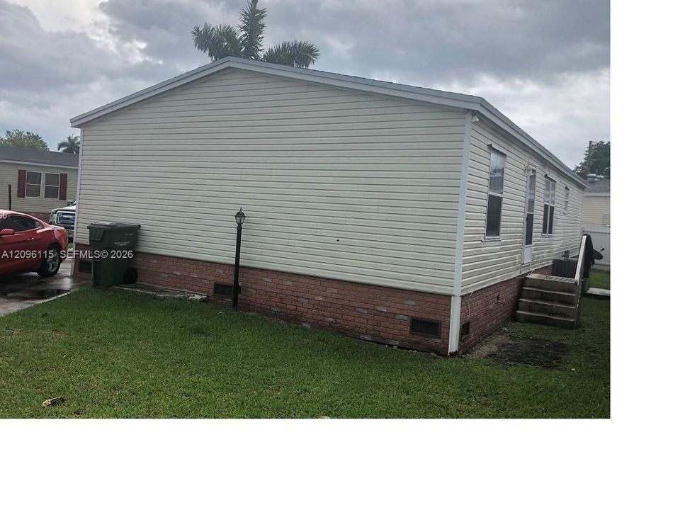 For Rent: $2,100 (3 beds, 2 baths, 1456 Square Feet)