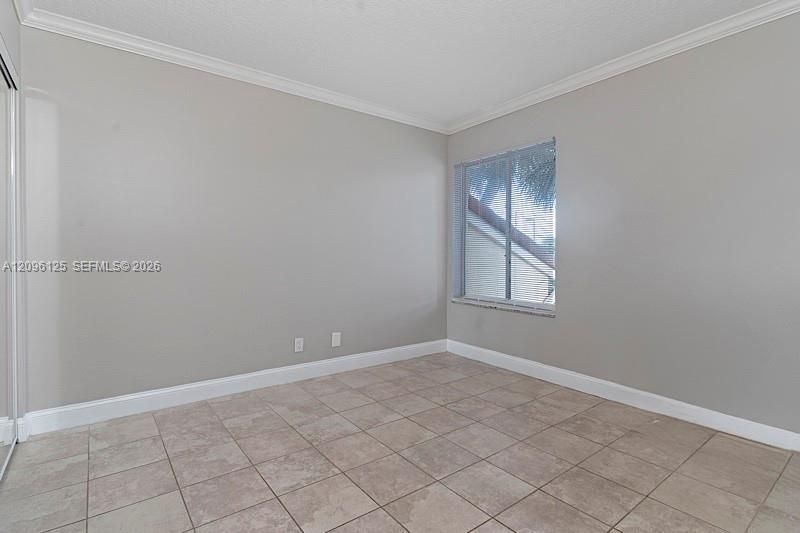 For Rent: $1,900 (2 beds, 2 baths, 884 Square Feet)