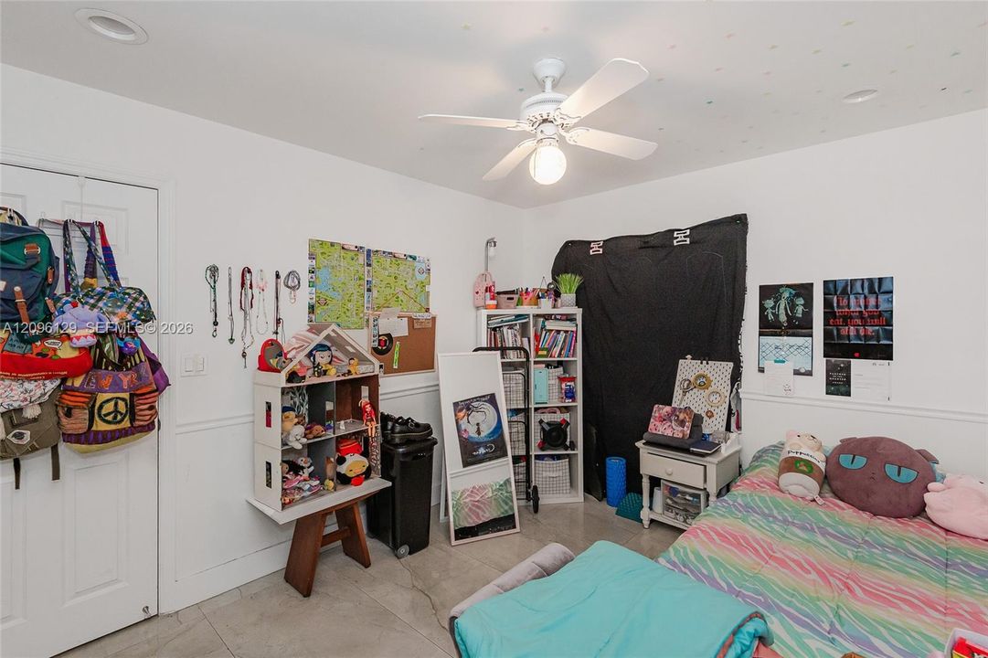 En Renta: $4,900 (4 camas, 3 baños, 1727 Pies cuadrados)