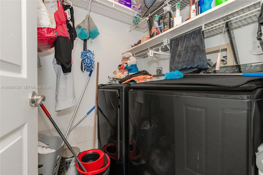 En Renta: $4,900 (4 camas, 3 baños, 1727 Pies cuadrados)