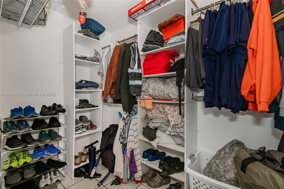 En Renta: $4,900 (4 camas, 3 baños, 1727 Pies cuadrados)