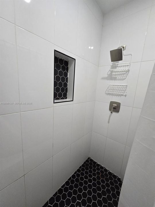 En Renta: $4,900 (4 camas, 3 baños, 1727 Pies cuadrados)