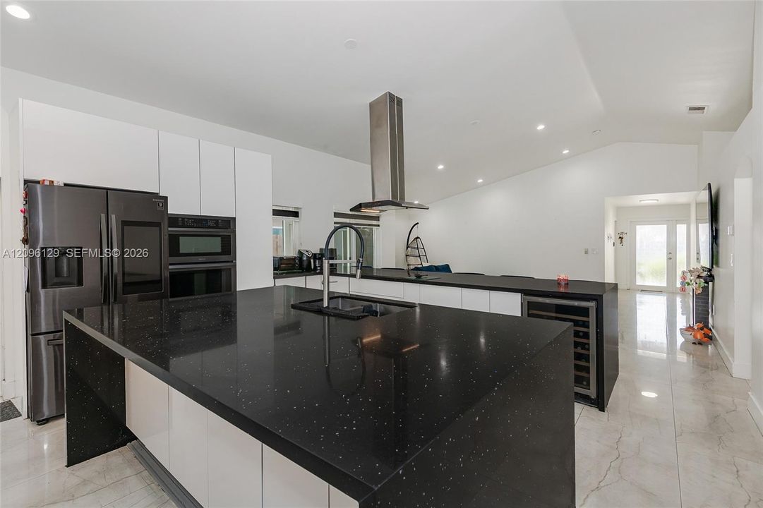 En Renta: $4,900 (4 camas, 3 baños, 1727 Pies cuadrados)
