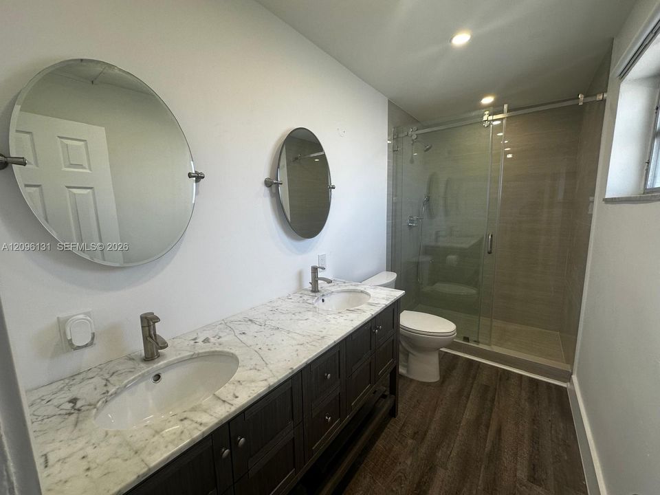 For Rent: $1,700 (1 beds, 1 baths, 661 Square Feet)