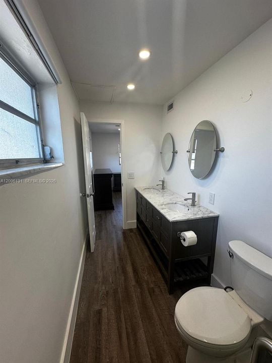 For Rent: $1,700 (1 beds, 1 baths, 661 Square Feet)