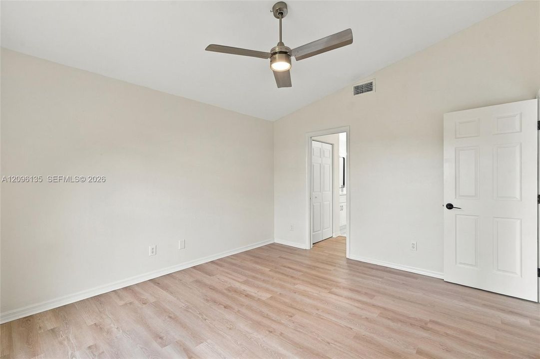 For Sale: $299,900 (4 beds, 2 baths, 1677 Square Feet)