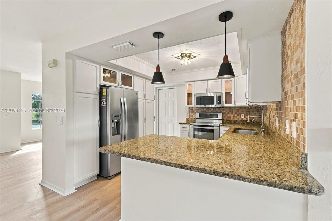 For Sale: $299,900 (4 beds, 2 baths, 1677 Square Feet)
