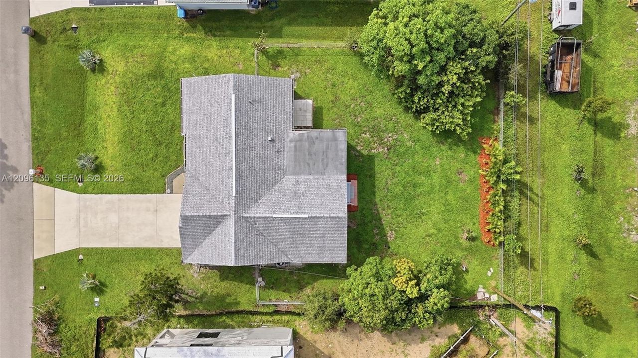 For Sale: $299,900 (4 beds, 2 baths, 1677 Square Feet)