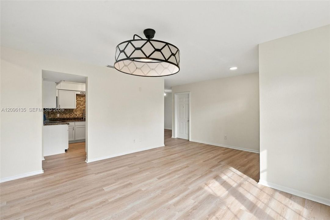 For Sale: $299,900 (4 beds, 2 baths, 1677 Square Feet)