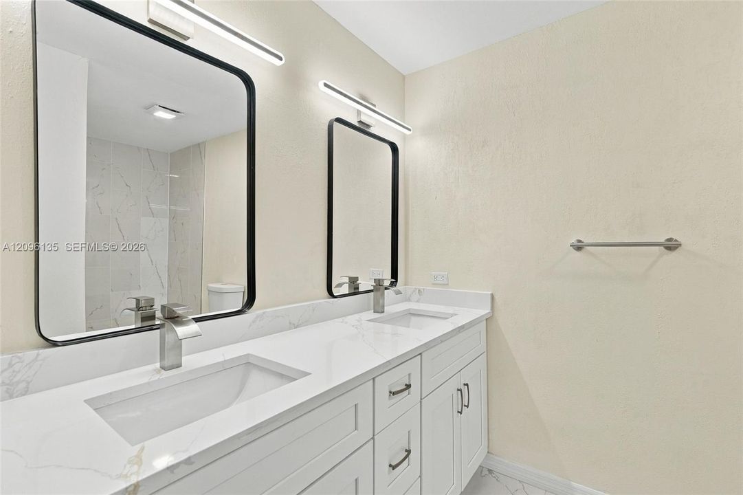 For Sale: $299,900 (4 beds, 2 baths, 1677 Square Feet)