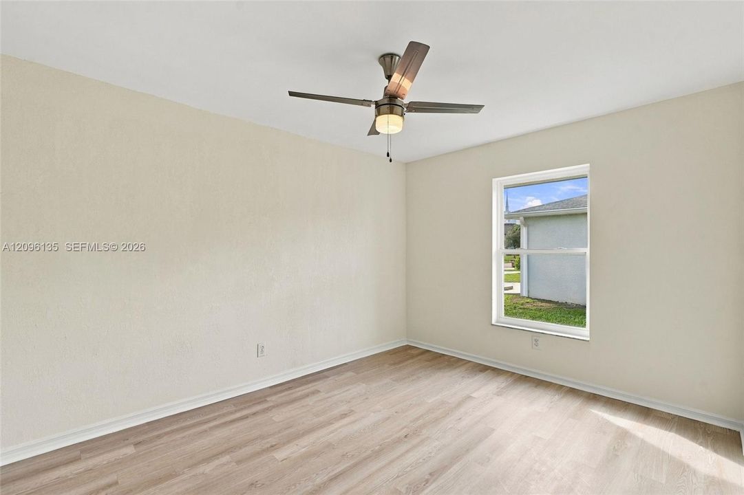 For Sale: $299,900 (4 beds, 2 baths, 1677 Square Feet)