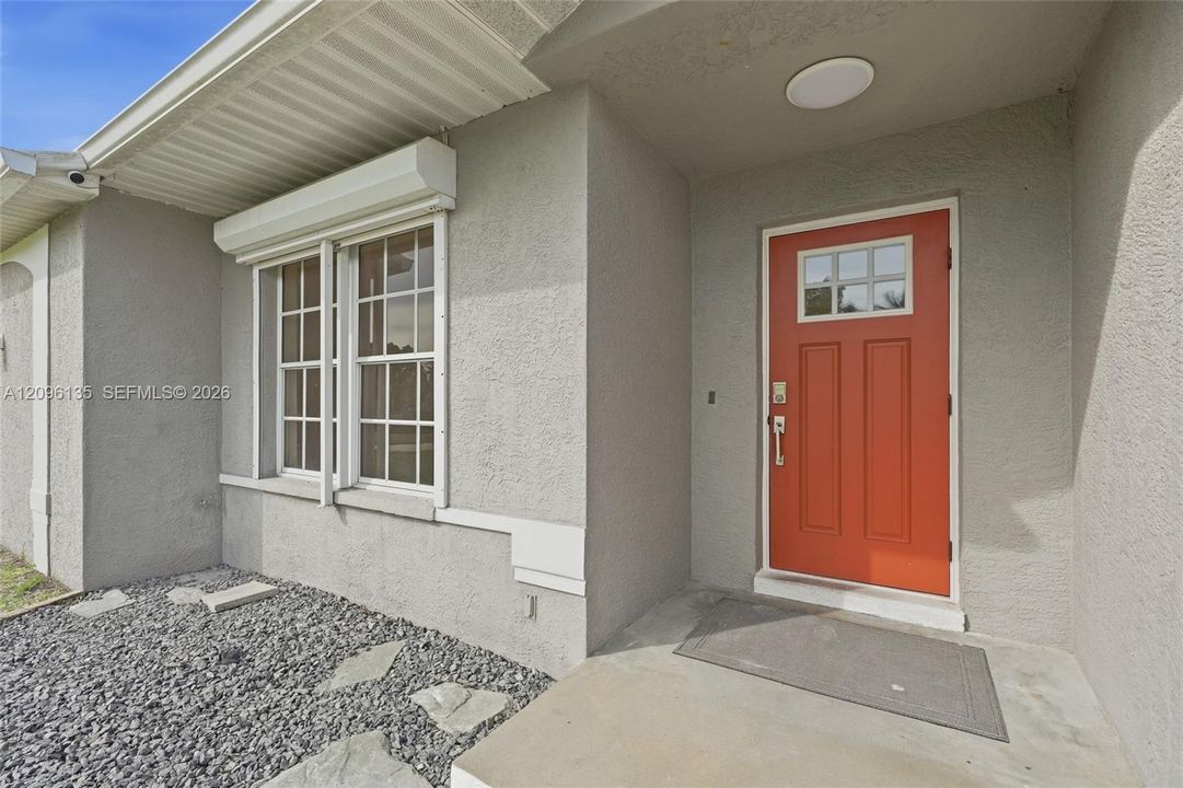 For Sale: $299,900 (4 beds, 2 baths, 1677 Square Feet)