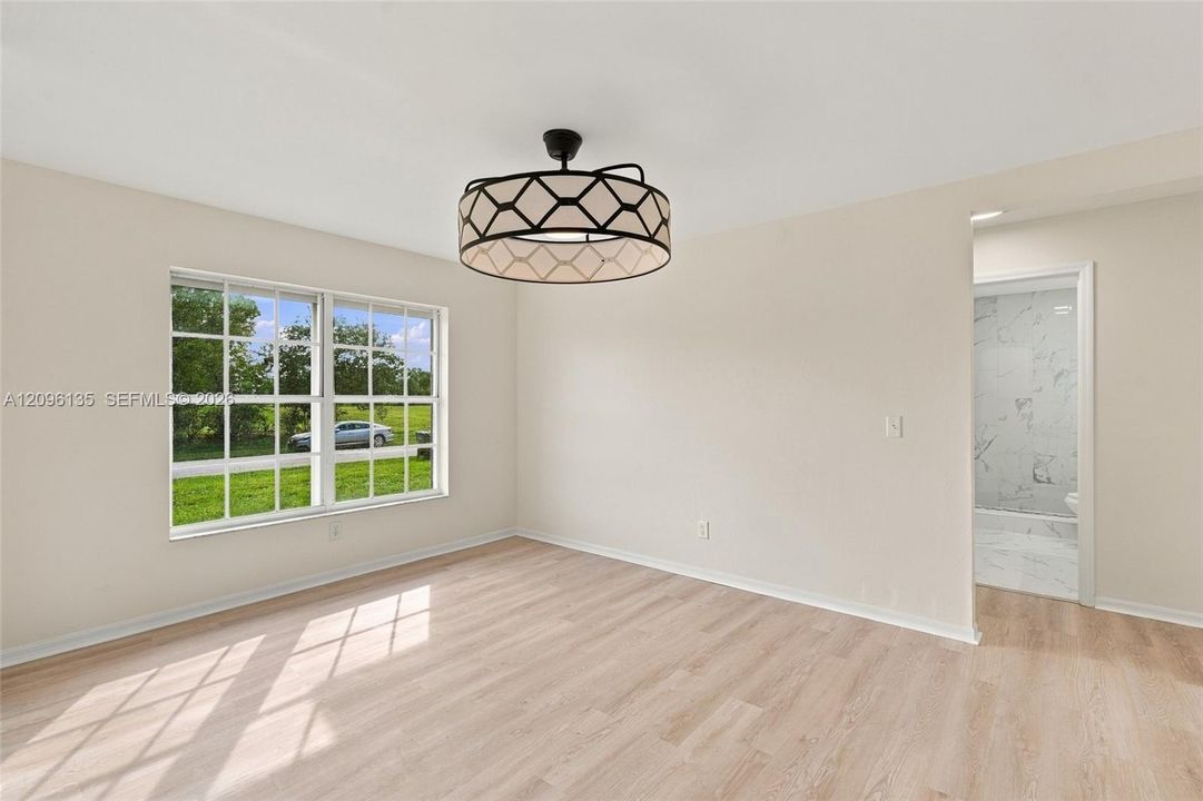 For Sale: $299,900 (4 beds, 2 baths, 1677 Square Feet)