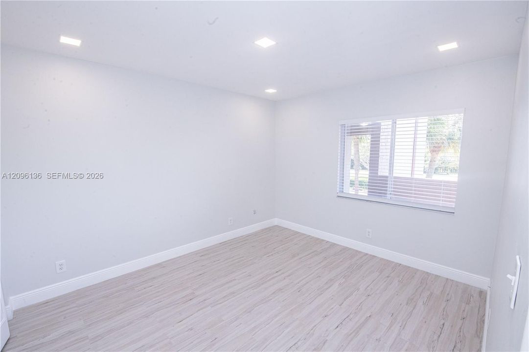 For Rent: $2,400 (2 beds, 2 baths, 1107 Square Feet)
