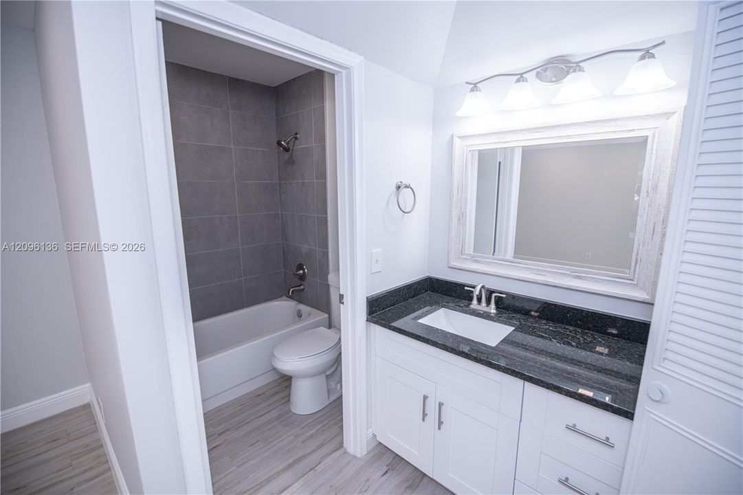 For Rent: $2,400 (2 beds, 2 baths, 1107 Square Feet)