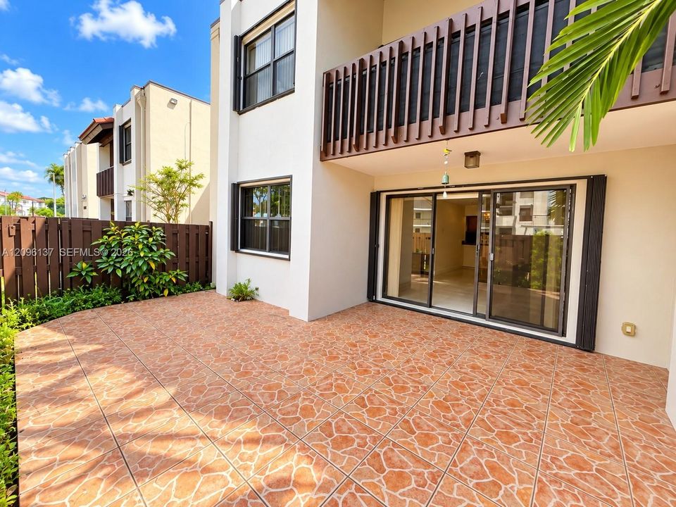 En Venta: $289,999 (2 camas, 1 baños, 874 Pies cuadrados)
