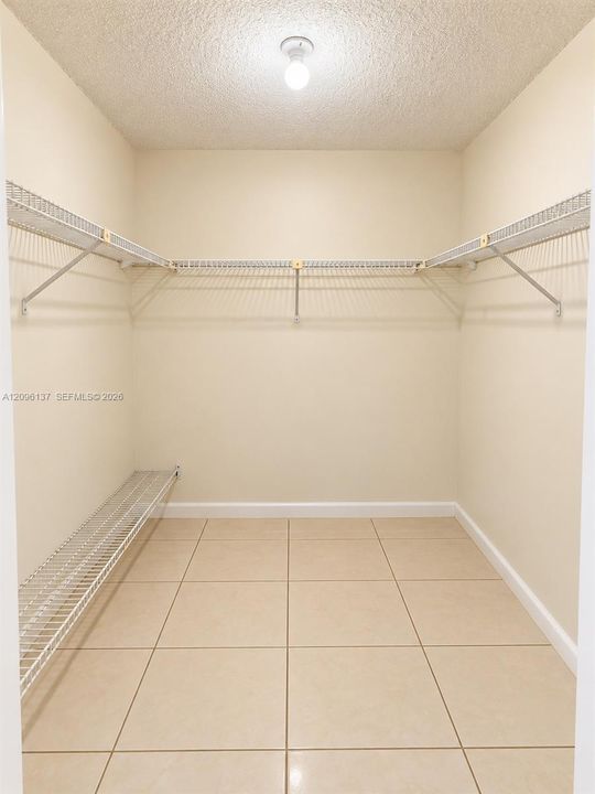 En Venta: $289,999 (2 camas, 1 baños, 874 Pies cuadrados)