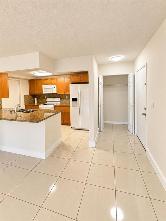 En Venta: $289,999 (2 camas, 1 baños, 874 Pies cuadrados)