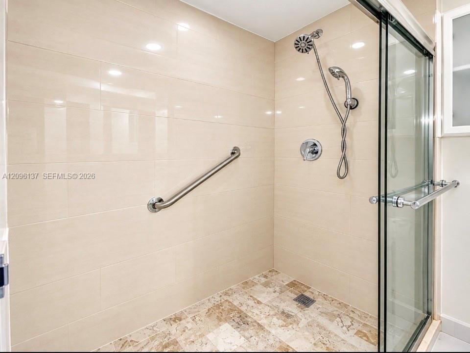En Venta: $289,999 (2 camas, 1 baños, 874 Pies cuadrados)