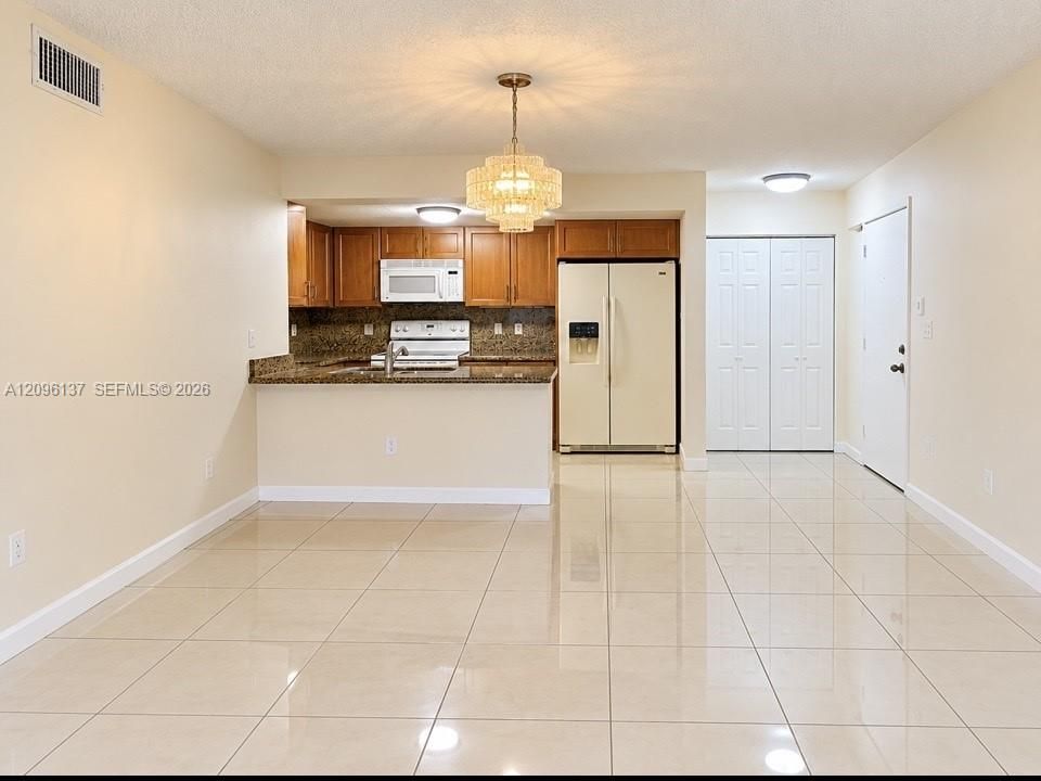 En Venta: $289,999 (2 camas, 1 baños, 874 Pies cuadrados)