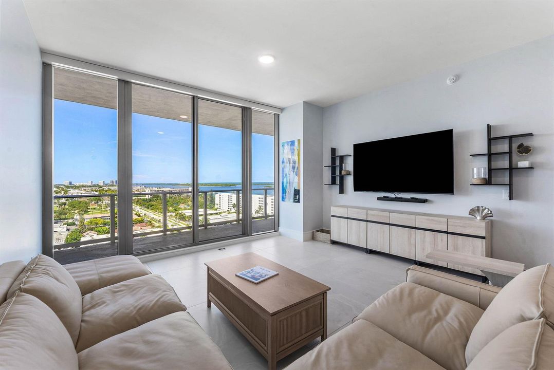 016-220LakeShoreDrive-1209-LakePark-FL-3