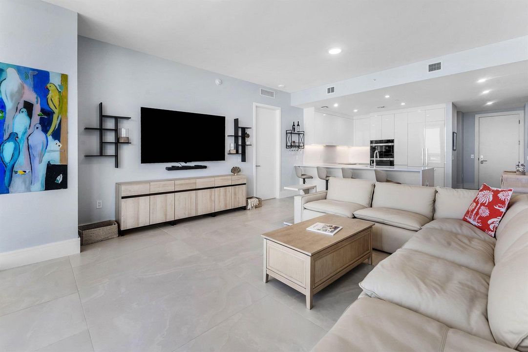 013-220LakeShoreDrive-1209-LakePark-FL-3