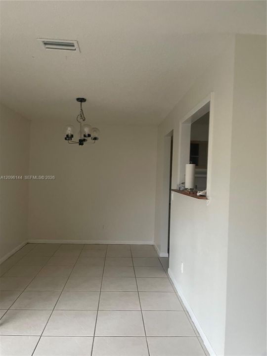 For Rent: $2,200 (2 beds, 1 baths, 950 Square Feet)