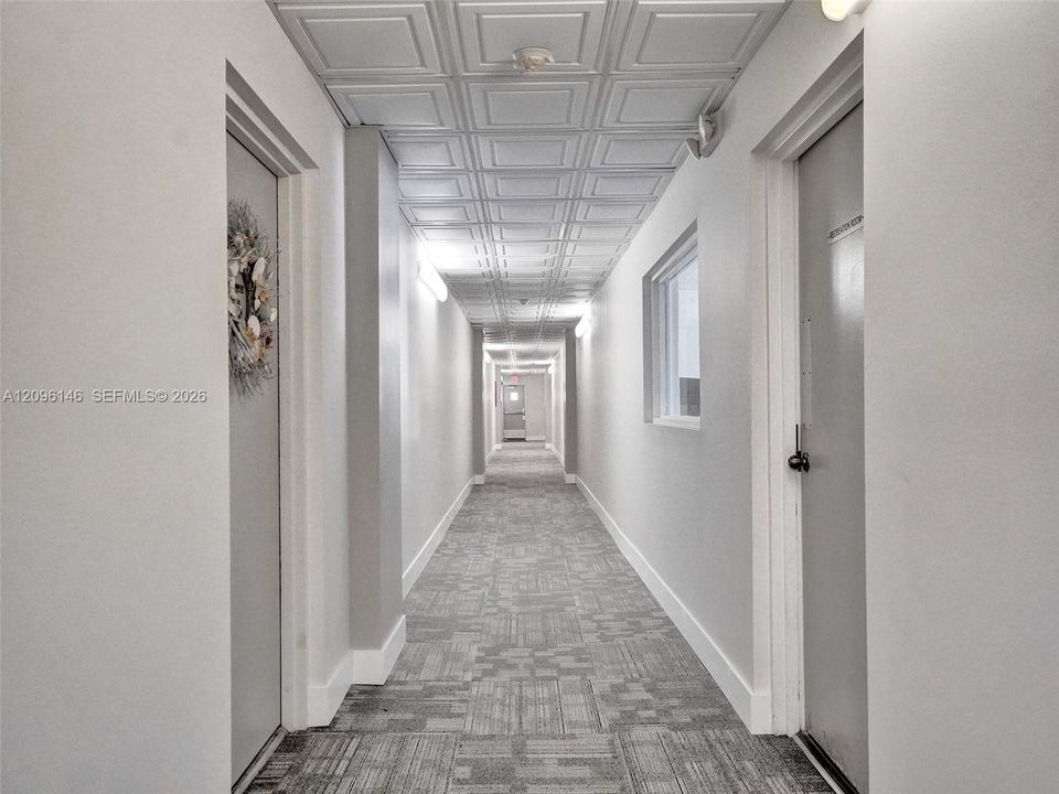 For Sale: $389,400 (2 beds, 2 baths, 990 Square Feet)