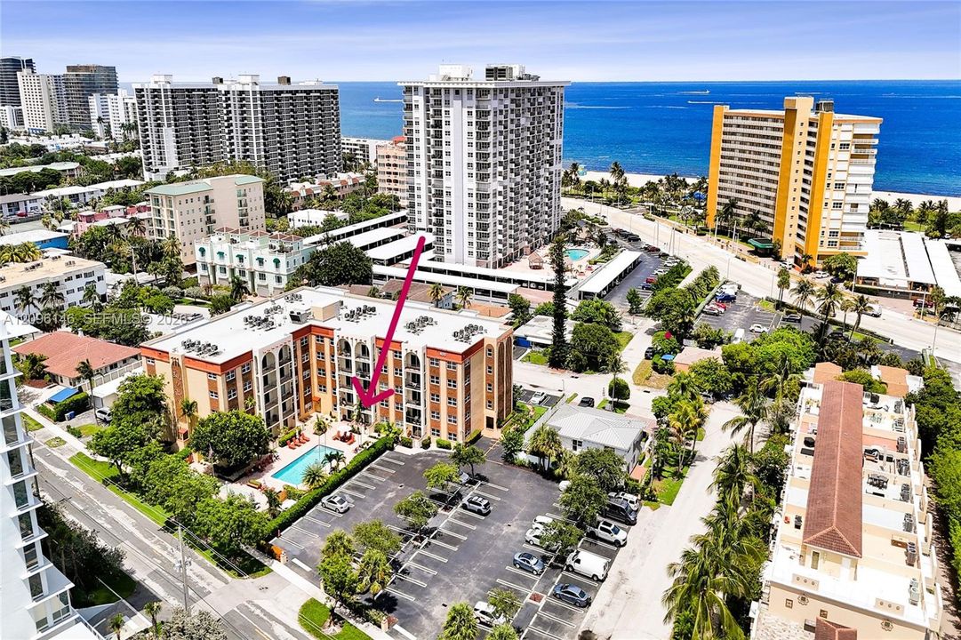 For Sale: $389,400 (2 beds, 2 baths, 990 Square Feet)