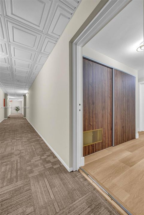 For Sale: $389,400 (2 beds, 2 baths, 990 Square Feet)
