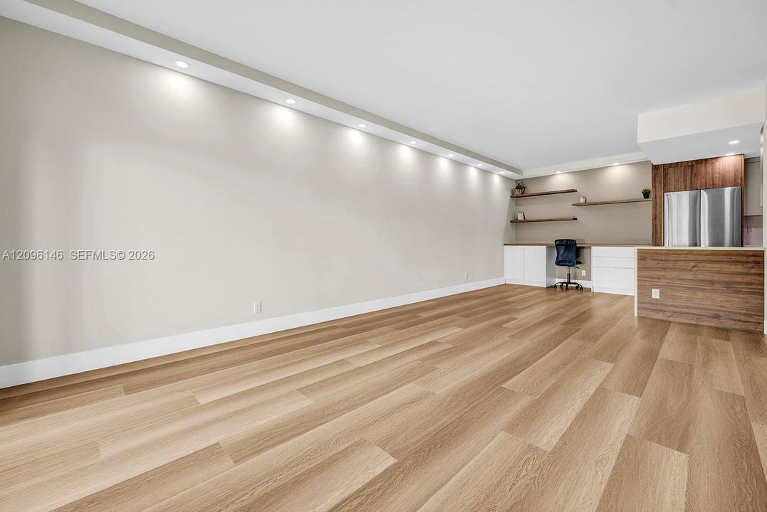 For Sale: $389,400 (2 beds, 2 baths, 990 Square Feet)