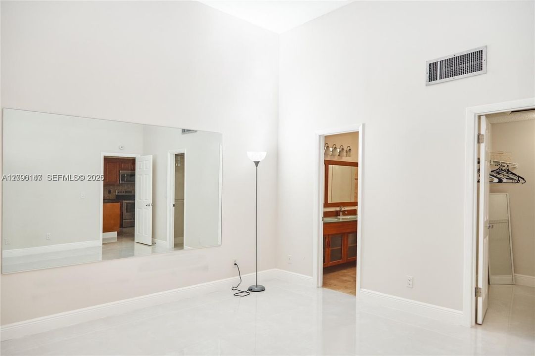 For Rent: $4,500 (3 beds, 2 baths, 1680 Square Feet)