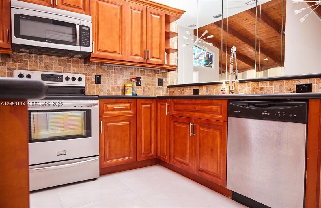For Rent: $4,500 (3 beds, 2 baths, 1680 Square Feet)