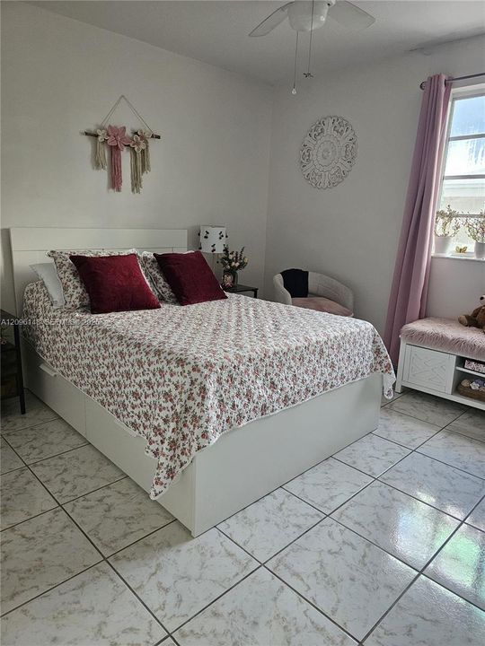For Sale: $339,000 (2 beds, 2 baths, 1137 Square Feet)