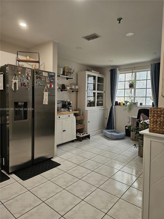 For Sale: $339,000 (2 beds, 2 baths, 1137 Square Feet)