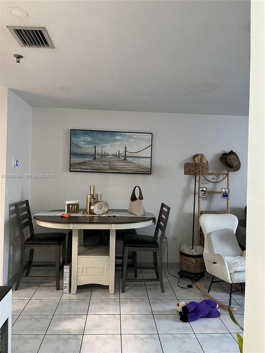 For Sale: $339,000 (2 beds, 2 baths, 1137 Square Feet)