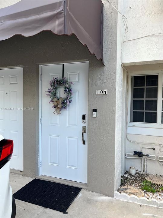 For Sale: $339,000 (2 beds, 2 baths, 1137 Square Feet)
