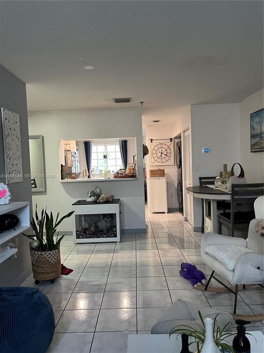 For Sale: $339,000 (2 beds, 2 baths, 1137 Square Feet)