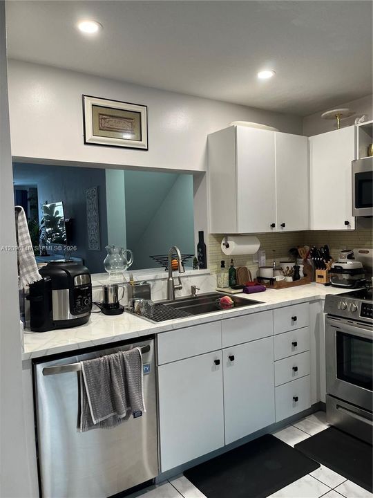 For Sale: $339,000 (2 beds, 2 baths, 1137 Square Feet)