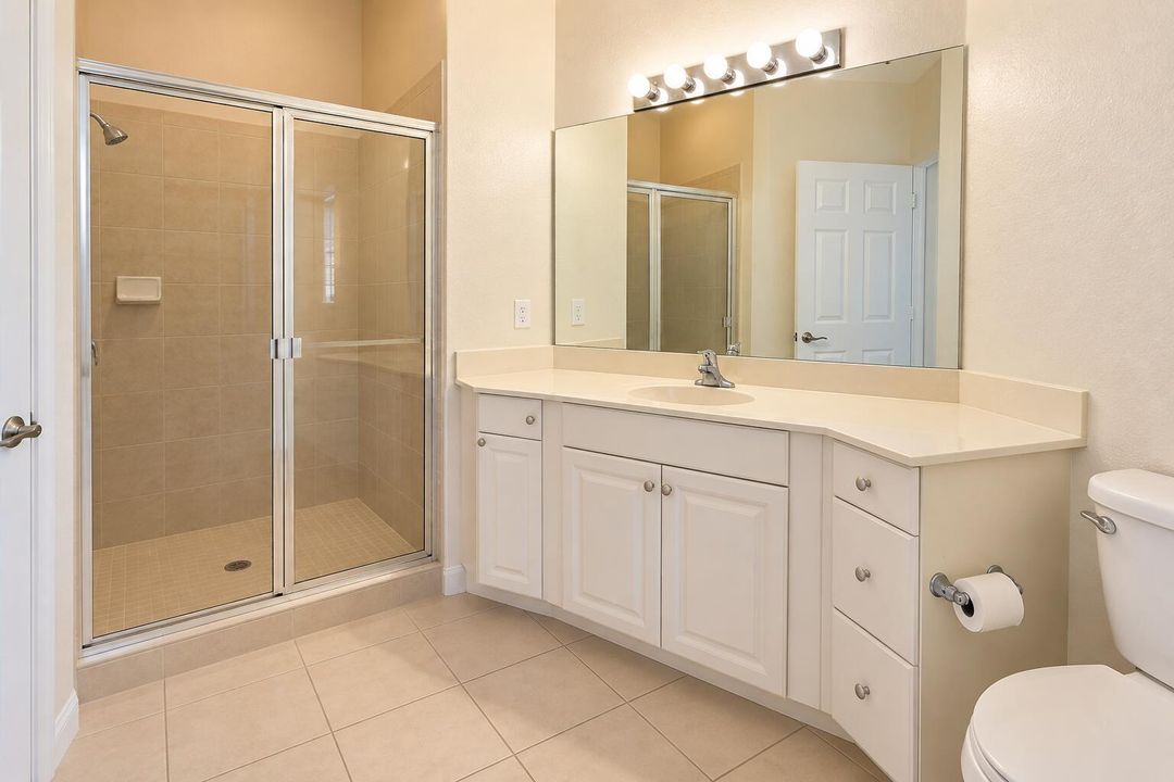 Master bath - AI Enhanced