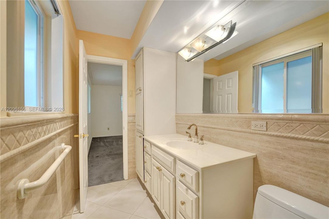 На продажу: $599,000 (4 спален, 2 ванн, 1812 Квадратных фут)